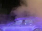 Este Audi sólo emite vapor agua, anuncia valla hecha