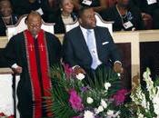 Cientos personas despidieron King funeral