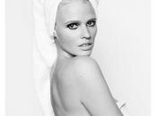 Lara Stone posa 'Towel Series' Mario Testino