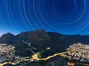 Rastros estrellas sobre Table Mountain