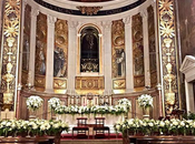 Realza belleza boda Iglesia decoración floral adecuada