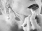 Rostro limpio, labios brillantes