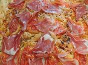 Coca jamon tomate