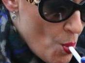 París multa fumadores tiran colillas cigarrillo calle