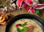 Sopa thai salmón leche coco