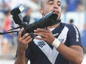 Vélez goleó Godoy Cruz mantiene vivas opciones