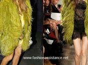 Fergie: Fabulosa llamativo abrigo plumas Pucci