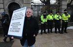 Veintisiete aprueban rescate Irlanda