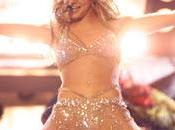 Britney Spears presume abdominales