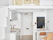 Pequeña cocina nórdica frontal espejo