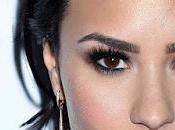 Demi Lovato saca selfie maquillaje