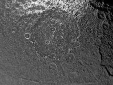 ¿Cómo formó cresta Japeto?