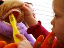 Recomendaciones para cepillarse dientes durante infancia