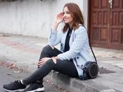 Sólo negro azul pastel