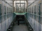 Suecia cierra cárceles falta presos.