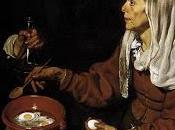 Vieja friendo huevos