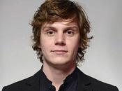 ¡Secreto desvelado! Evan Peters cuenta porque importante para American Horror History