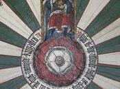 réplica mesa redonda Arturo cuelga castillo medieval