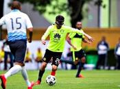 Oribe Peralta juega partido amistoso Fuerza Aérea Mexicana