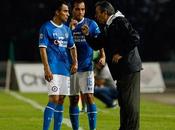 Cruz Azul golea Jaguares respira Apertura 2016