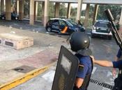 Tienden emboscada Melilla patrulla Policía Nacional, destrozan coche roban arma