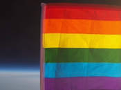 bandera LGBT espacio.