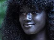 modelo conquista internet piel increíblemente negra (FOTOS)