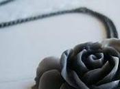 Collar rosa color gris