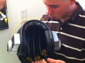 Inventan casco para afeitarse cabeza