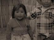 PORTFOLIO: Niños etnia Qhut Suñi Uro, islas flotantes, Lago Titikaka, Perú