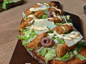 Tosta ensalada César