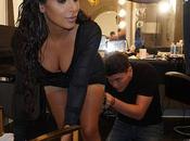 aplican #Maquillaje corporal Kardashian #Moda #Belleza (FOTO)