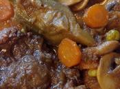 Rabo vaca estofada vino tinto verduras temporada