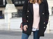 Outfit navy rosa para invierno