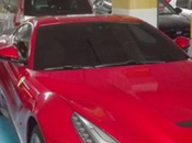 Aparca Ferrrari plaza minusválido para rayen puerta