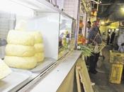 Barato dame dos.. Kilo queso bolívares cartón huevos #Venezuela