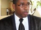 Fiscal niega haya sido apresado alumno tenía pistola aula.