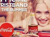 Coca-Cola transforma etiqueta pulsera para festivales Rumanía