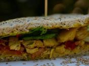 Sándwich pollo curry