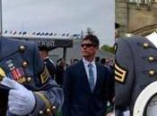 ¡Increible! bajo uniforme cadete West Point