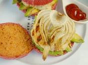 Hamburguesa pescado hinojo caramelizado, plato gourmet mesa