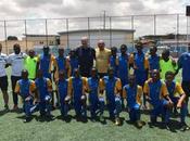 Juanjo Vila visita Escuela Fútbol Base Angola