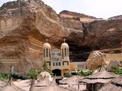 iglesia cueva Egipto atrae 70,000 cristianos semanalmente para adorar Jesús