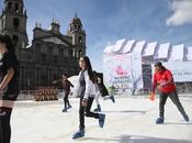 Ofrecen diversión familias mexiquenses pista hielo tobogán congelado “invierno patines”