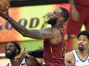 LeBron James sella triple-doble victoria Cavaliers contra Nets
