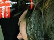 Mira pasa cuando lavas cabello Coca Cola sorprenderas!