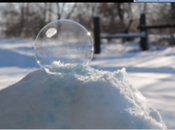 Increíble video Time-Lapse muestra burbuja perfecta congelándose nieve