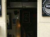 Moon cafe