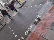 London (Euston Road): Look Right