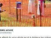 Fotografía Obispo africano bendiciendo sacerdote ébola impacta redes sociales